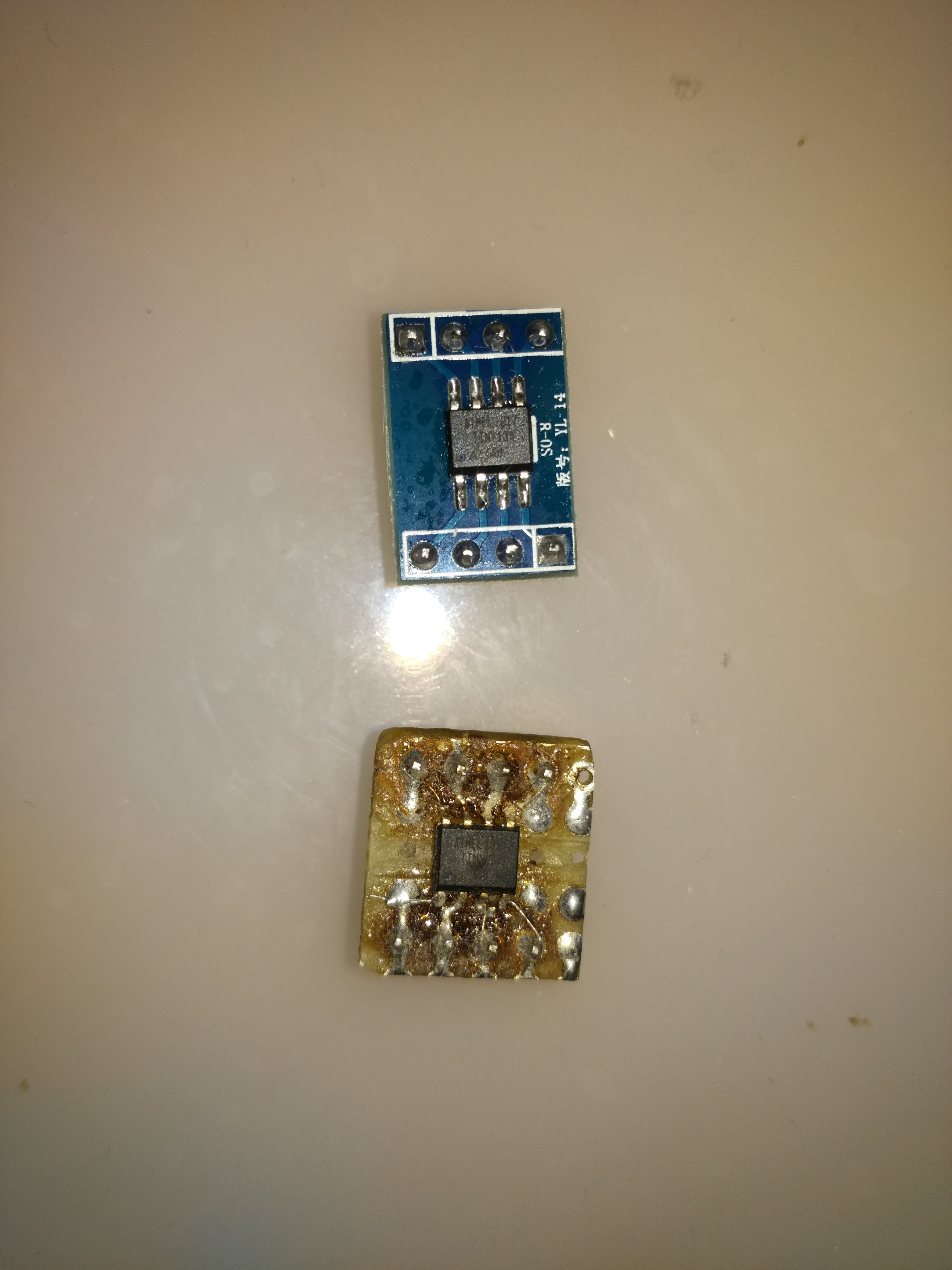 Пример использования адаптера SOP8 DIP8 для микроконтроллера Attiny13 Пример использования адаптера SOP8 DIP8 для микроконтроллера Attiny13